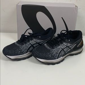 Brand new Asics-Gel Nimbus 22